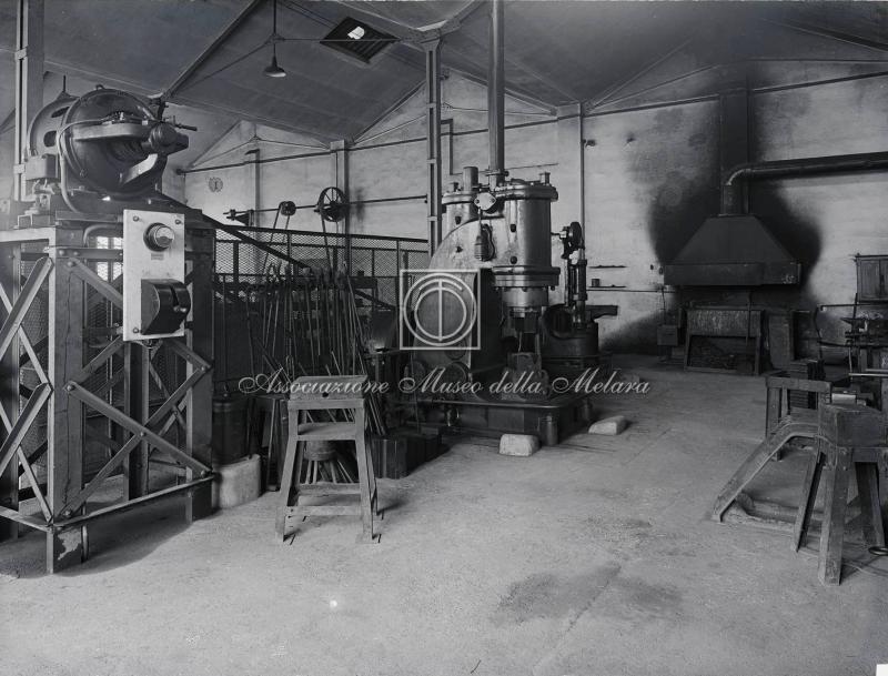 Interno dello stabilimento. Reparto laboratorio sperimentale (2)