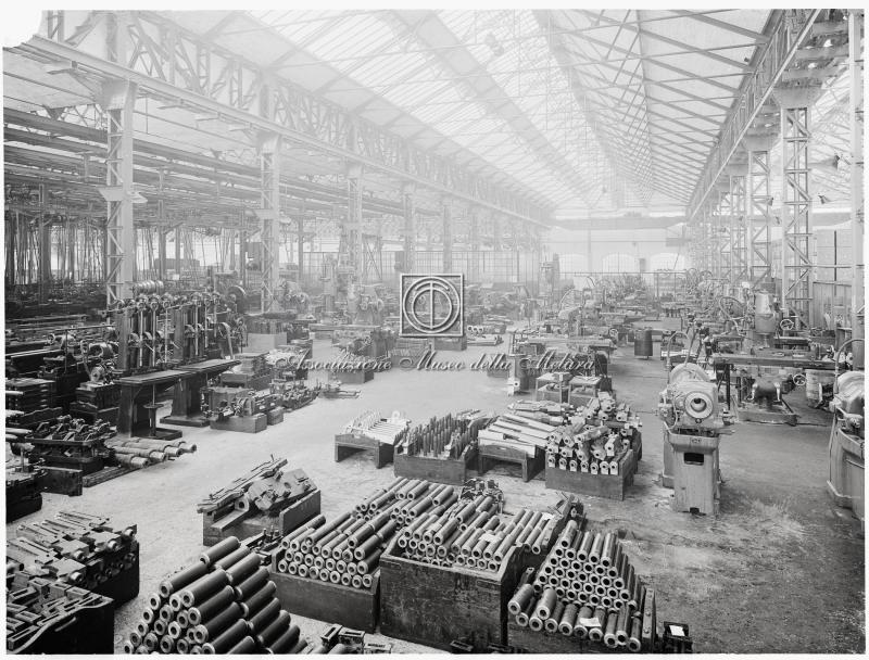 Interno dello stabilimento. Reparto (2)