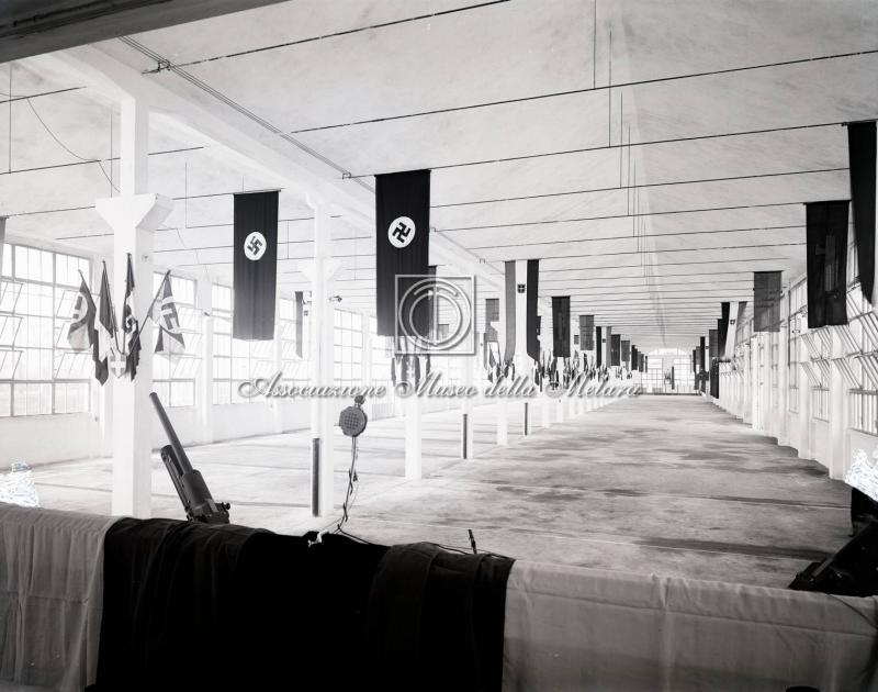 Salone di stabilimento allestito per cerimonia