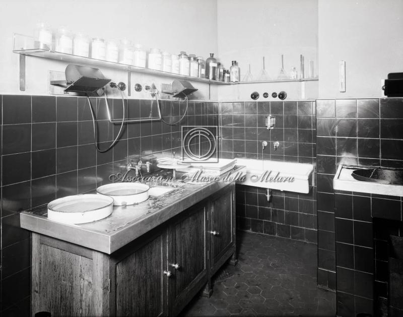 Laboratorio fotografico interno allo stabilimento (3)