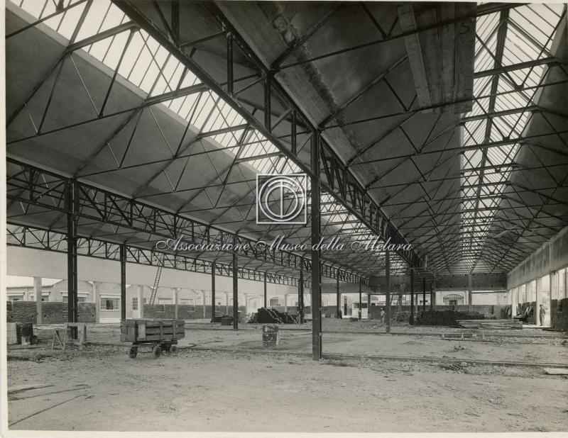 Interno di capannone (2)