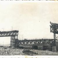 Travata in riparazione - vista laterale