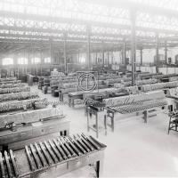 Interno dello stabilimento. Reparto aggiustaggio