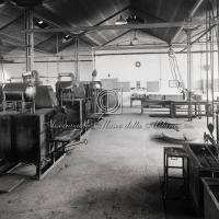 Interno dello stabilimento. Reparto trattamenti termici (2)