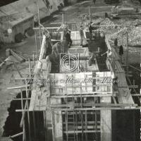 Cantiere di ricostruzione con bunker antiaereo sullo sfondo (2)